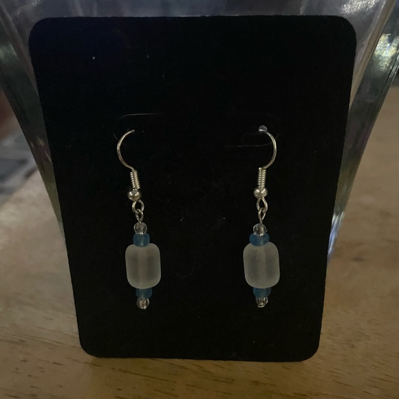 Elegant Blue and Silver Dangle Earrings - Picture 1 of 1
